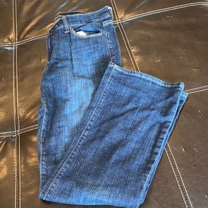 Old Navy Women’s The Sweetheart bootcut jeans size 6 short